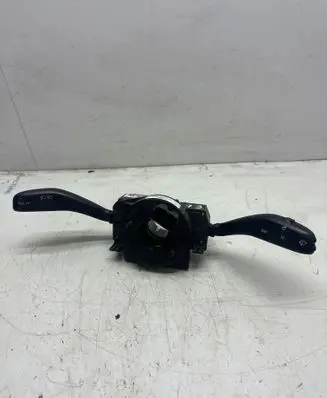 Wiper turn signal indicator stalk/switch