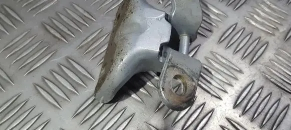 Hyundai Sonata Front door upper hinge