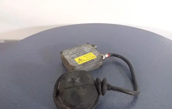 Volvo S80 Voltage converter/converter module 30859759