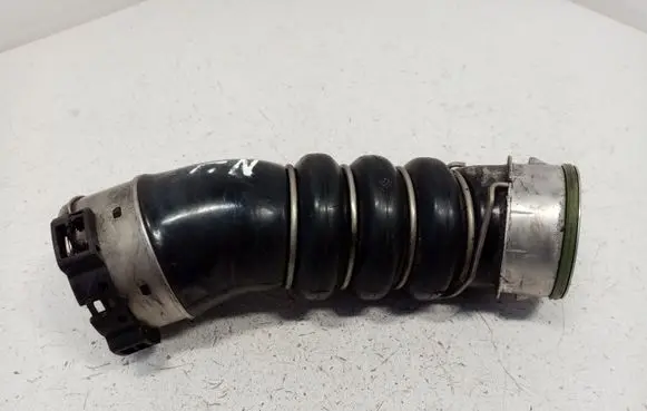 BMW 1 E81 E87 Intercooler hose/pipe 7797480 11617797480