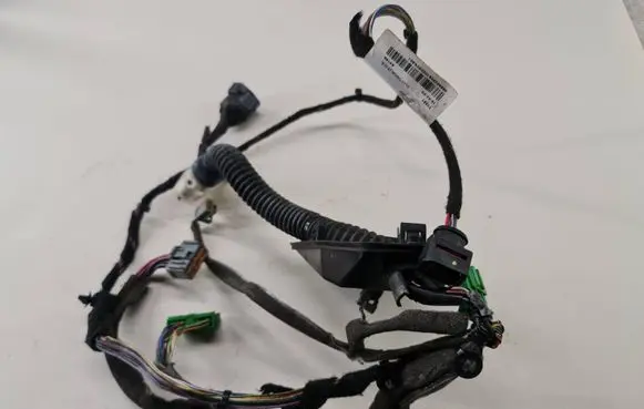 Volvo V70 Front door wiring loom 8690290