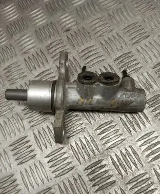 Audi A4 S4 B5 8D Master brake cylinder