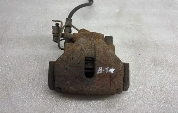 Volkswagen PASSAT B5.5 Front brake caliper