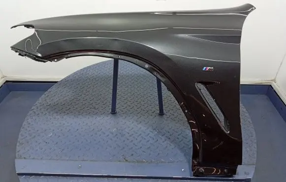 BMW X3 E83 Fender