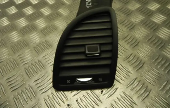 Dodge Caravan Rear air vent grill 1QY58DX9AI T6364