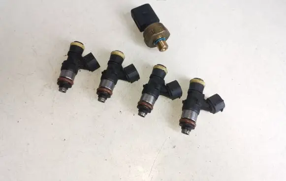 Volkswagen PASSAT B6 Fuel injectors set 0280158815 03C906039 03C906051A