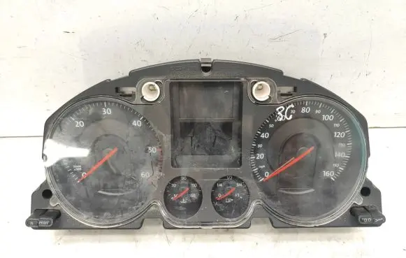 Volkswagen PASSAT B6 Speedometer (instrument cluster) 3C0920960H