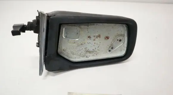 Mercedes-Benz COMPAKT W115 Front door electric wing mirror