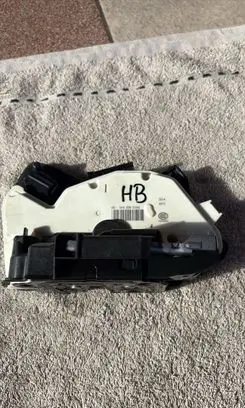 Volkswagen Golf VII Rear door lock 5K48390160