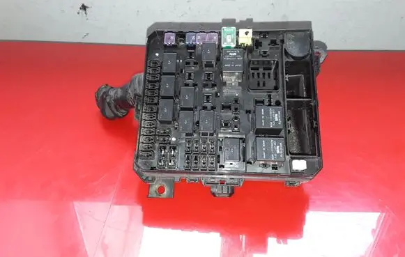 Citroen C-Crosser Fuse module PR06102000
