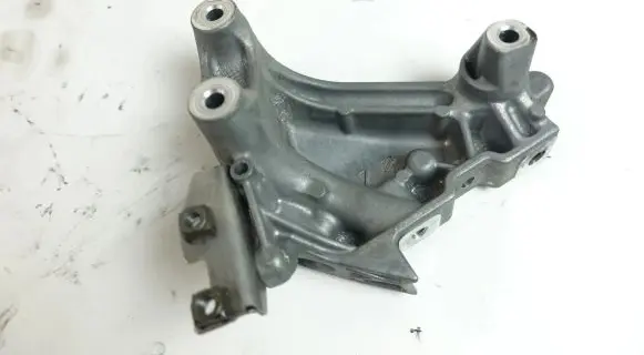Volkswagen Golf VIII Engine mount bracket 05L199207