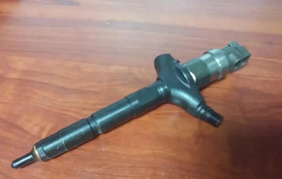 Saab 9-5 Fuel injector 8972391617 8-97239161-7