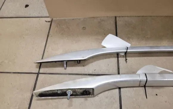 Volkswagen PASSAT B6 Roof bar rail
