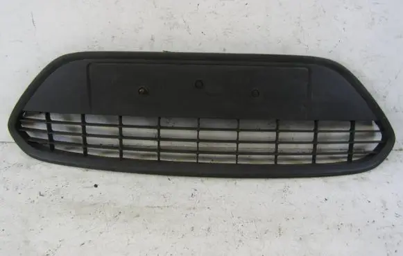 Ford Focus Front bumper lower grill 8M5117B968A