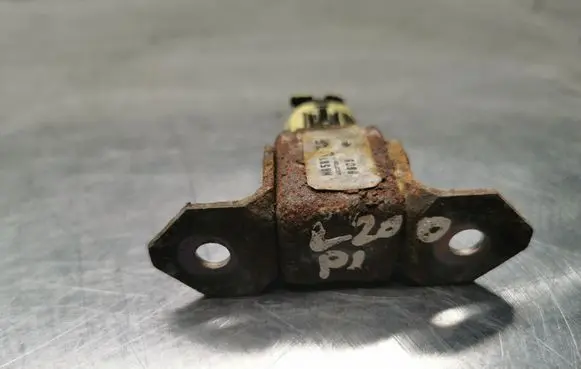 Mitsubishi L200 Airbag deployment crash/impact sensor MR587975