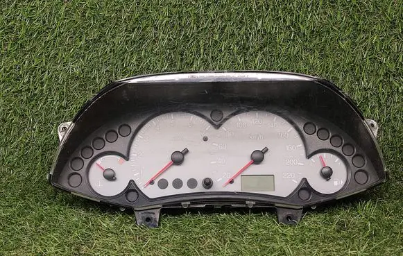 Ford Focus Speedometer (instrument cluster) 98AB10849JH