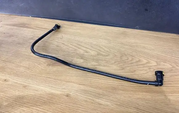 Opel Insignia A Fuel line/pipe/hose 13251732