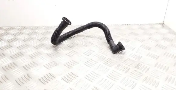 Audi TT TTS Mk2 Breather/breather pipe/hose 06F103235