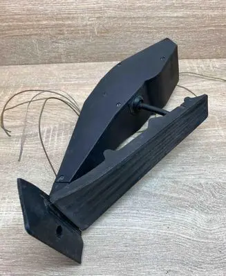 BMW 7 E65 E66 Accelerator throttle pedal 6766930 25916010 WITHPLUG