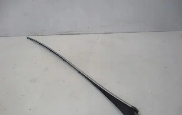 Peugeot 3008 I Windshield trim 9648555377