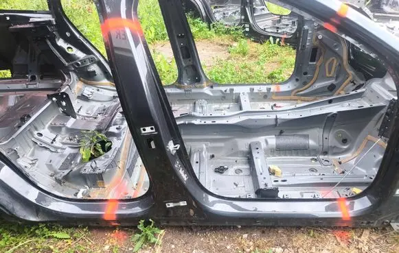 Volvo V60 Pillar (middle)
