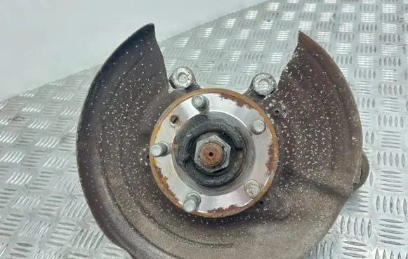 Land Rover Evoque I Rear wheel hub GK724K327AA 28A83408