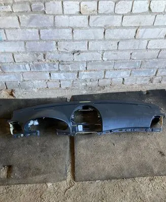 Mercedes-Benz E W211 Dashboard 2116800687 A2116800687