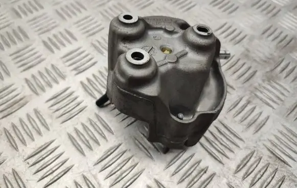 Opel Combo E Fuel pump bracket 9824088780