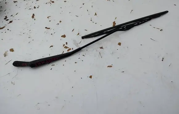 Ford Connect Front wiper blade arm 17526