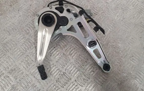 Peugeot Partner III Front wiper linkage S000047671