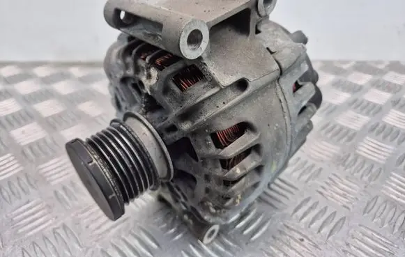 Mercedes-Benz C W204 Generator/alternator A0009063000 310025603 2608896A