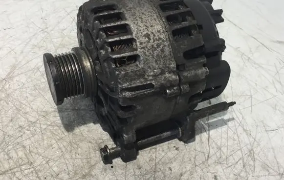 Volkswagen Transporter - Caravelle T5 Generator/alternator 03L903024L 2617865C 313042916