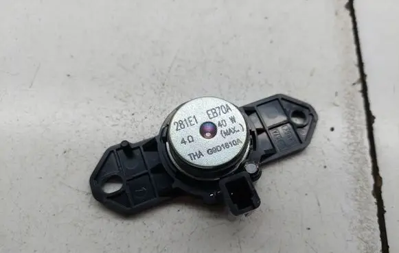 Nissan Navara D23 Panel speaker 281E1EB70A