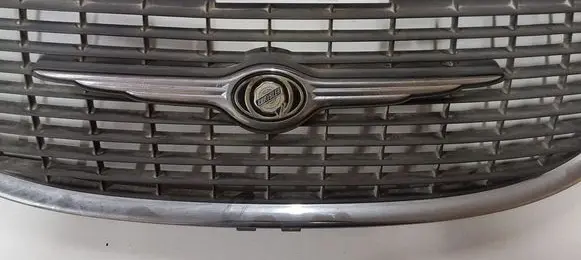 Chrysler Voyager Front grill 4857300 4257292