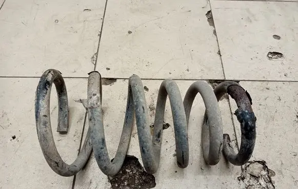 Volvo XC90 Rear coil spring 
