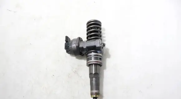 Skoda Octavia Mk2 (1Z) Fuel injector 0414720215