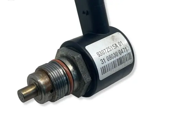 Mercedes-Benz C W204 Fuel pressure regulator 9307Z515A