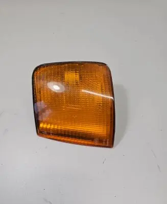 Volkswagen PASSAT B3 Front indicator light 357953049