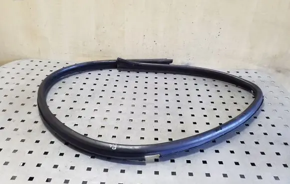 Nissan NV400 Rubber seal front door (on door) 