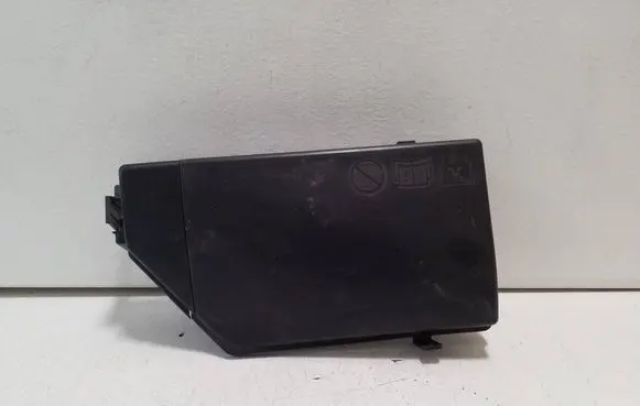Polestar 2 Fuse box cover 32268460 32268461