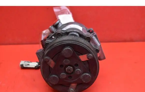 Suzuki Swift I Air conditioning (A/C) compressor (pump) 13105850