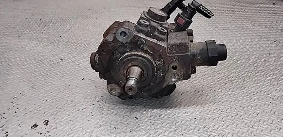 Renault Scenic II - Grand scenic II Fuel injection high pressure pump 0445010148 2779402 8200561664