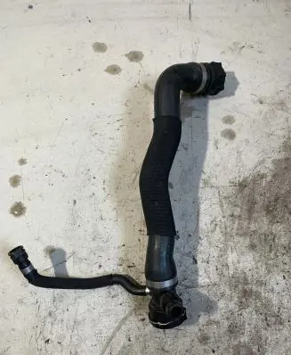 BMW 5 GT F07 Engine coolant pipe/hose 8511753