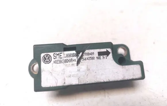 Volkswagen New Beetle Airbag deployment crash/impact sensor IJ0909606L