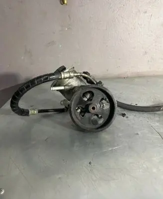 Toyota Avensis T250 Power steering pump