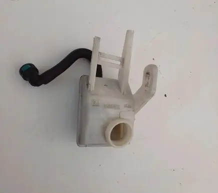 Brake fluid reservoir