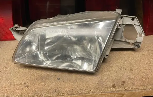 Mazda 323 Headlight/headlamp 205572 205572B