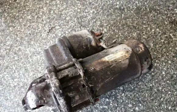Opel Vectra B Starter motor 90341777