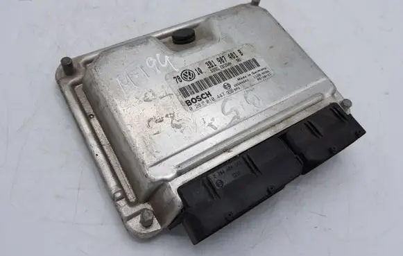 Volkswagen PASSAT B5.5 Engine control unit/module 3B1907401B 0281010447