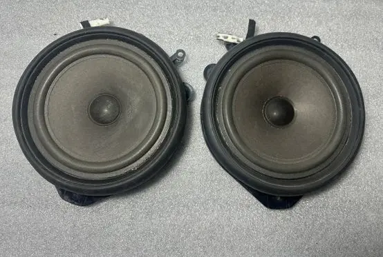 Audi A4 S4 B6 8E 8H Front door speaker 8E0035411